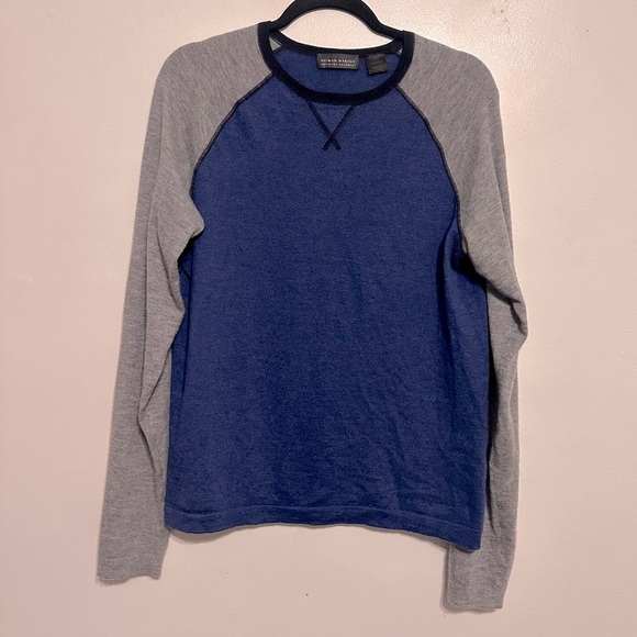 Neiman Marcus Men’s Superfine Cashmere Raglan Sweater Blue Grey size Small - Picture 1 of 3